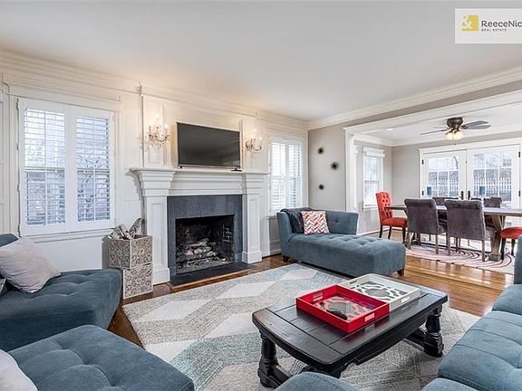 Great space for entertaining!