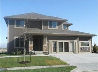 413 SW Eagles Ridge Dr, Blue Springs, MO 64014