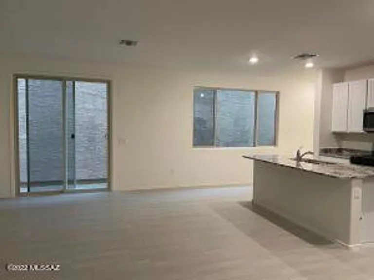 1123 E Descent St — Photo 9