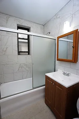 Rented by Universal Realty Group | media 16