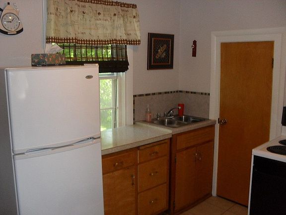 4th image of 1144 S Quincy St