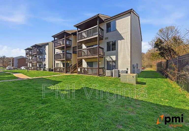 326 Wells Ct — Photo 15
