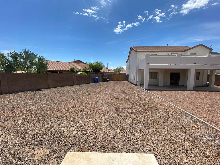 2504 W Hedgehog Pl — Photo 3