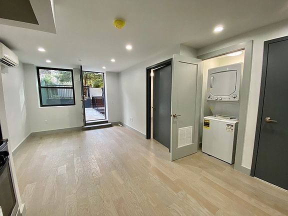 3rd image of 139 Marcus Garvey Blvd APT 1R