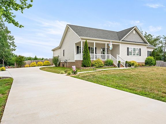 2nd image of 169 Laurel Ln