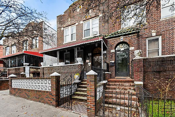 Rented by Signature Property Realty | media 14