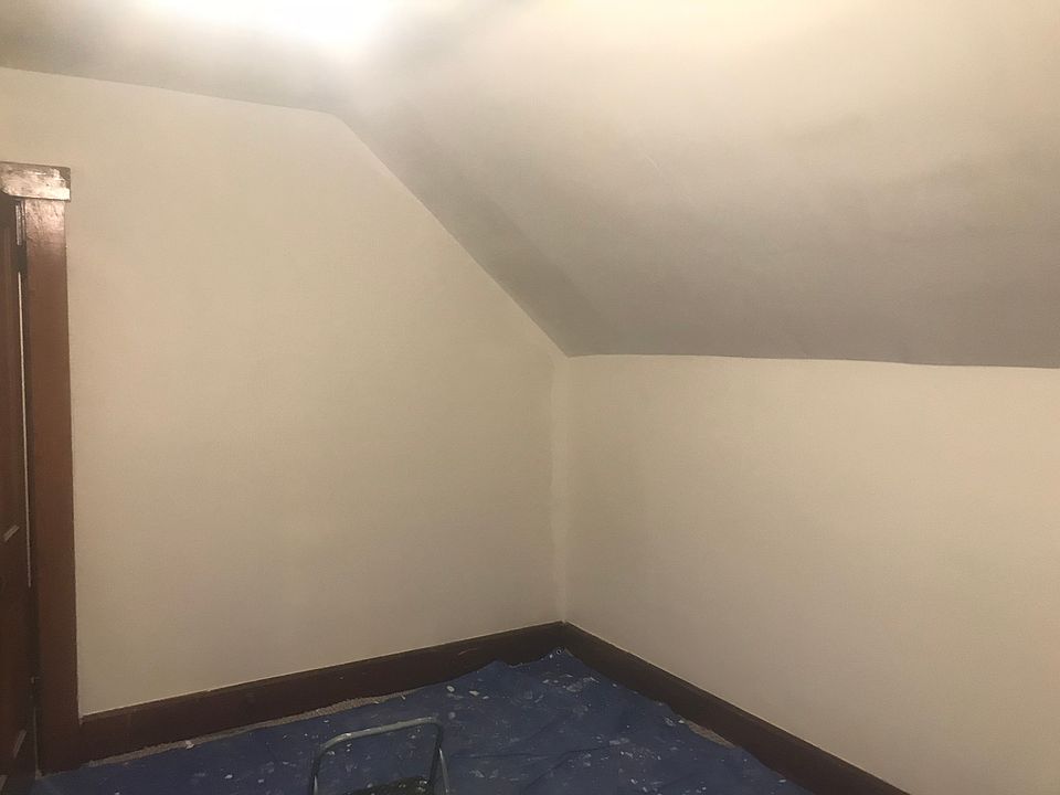 1st image of 27 W Peterson St
