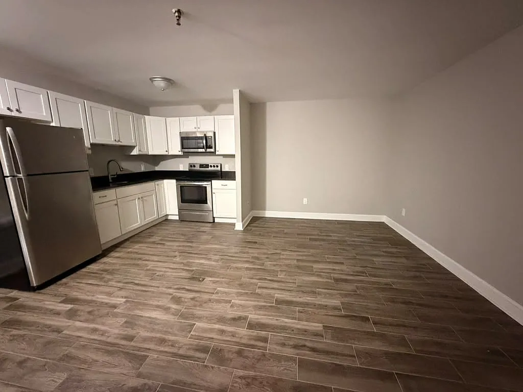 1 bed, $1,400 — Photo 2