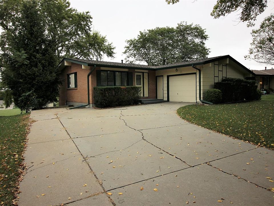 1st image of 1220 N 79th St