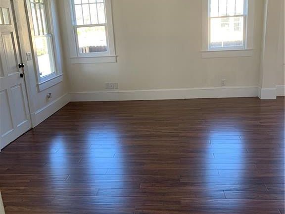 5th image of 1810 Lakeview Dr