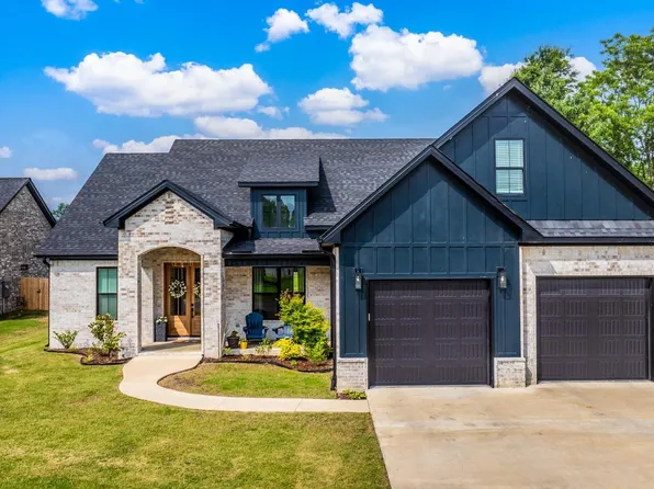22 River Cliff Dr, Mayflower, AR 72106
