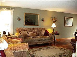3rd image of 2705 Glen More St