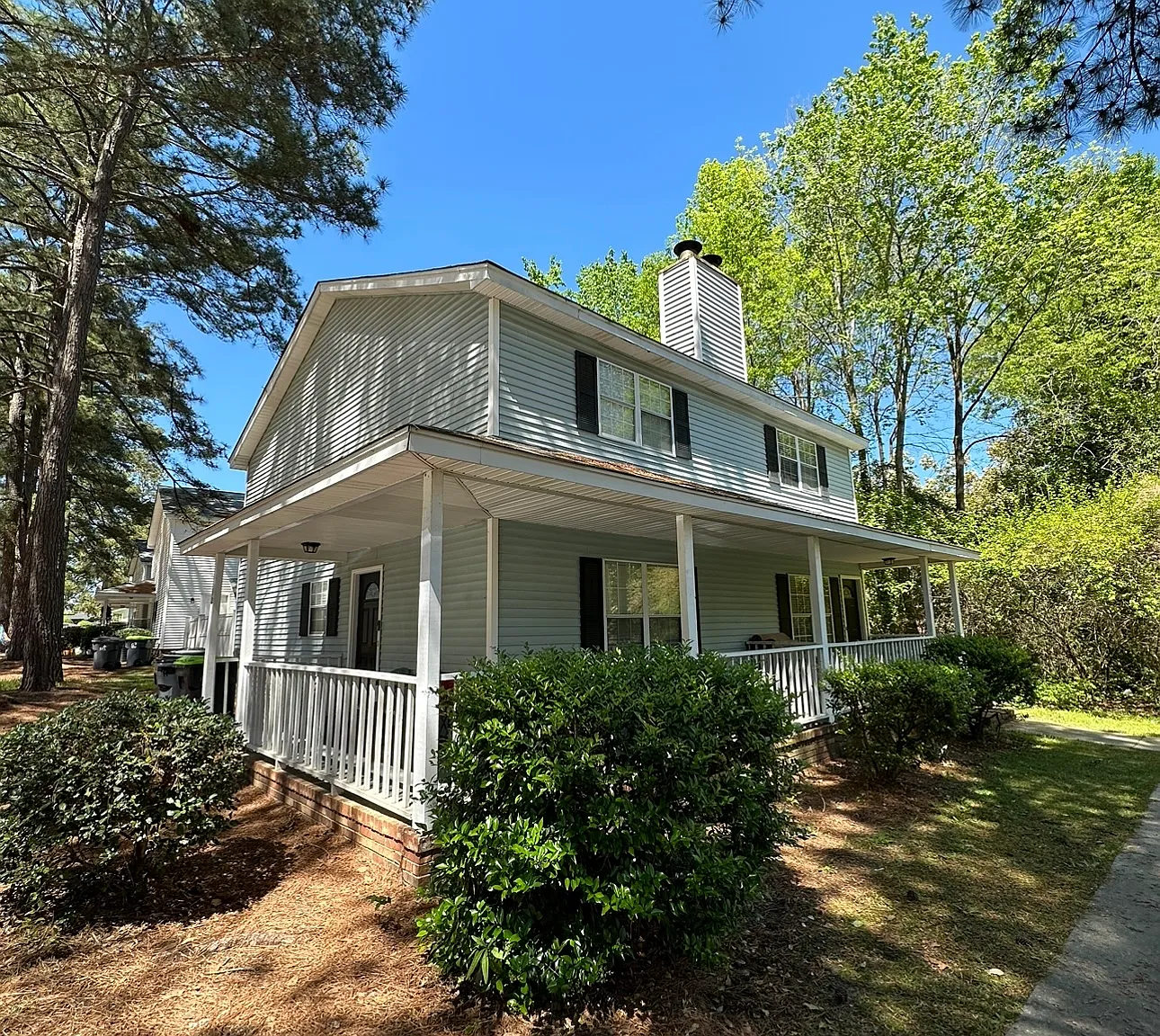 2 bed, 1.5 bath, 1050 sqft, $1,600 — Photo 1