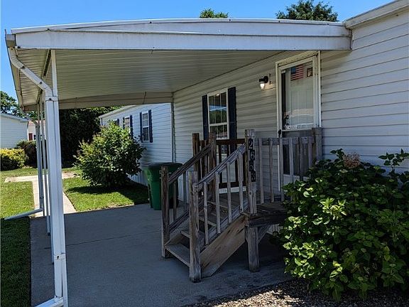 3rd image of 2663 Stoneyridge Dr