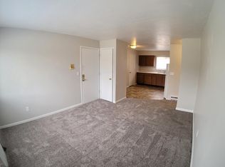 4009 Westover Rd SE APT 3, Cedar Rapids, IA 52403
