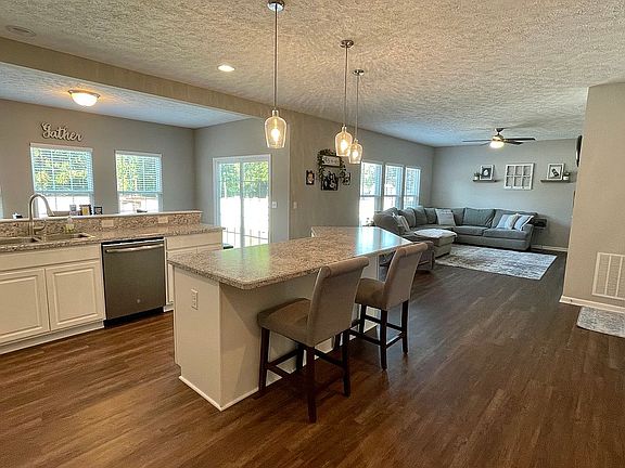 3rd image of 4309 Brooks Ct