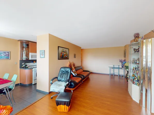 2928 West Fifth Street image 3 of 22