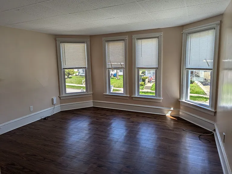740 Park Ave — Photo 12
