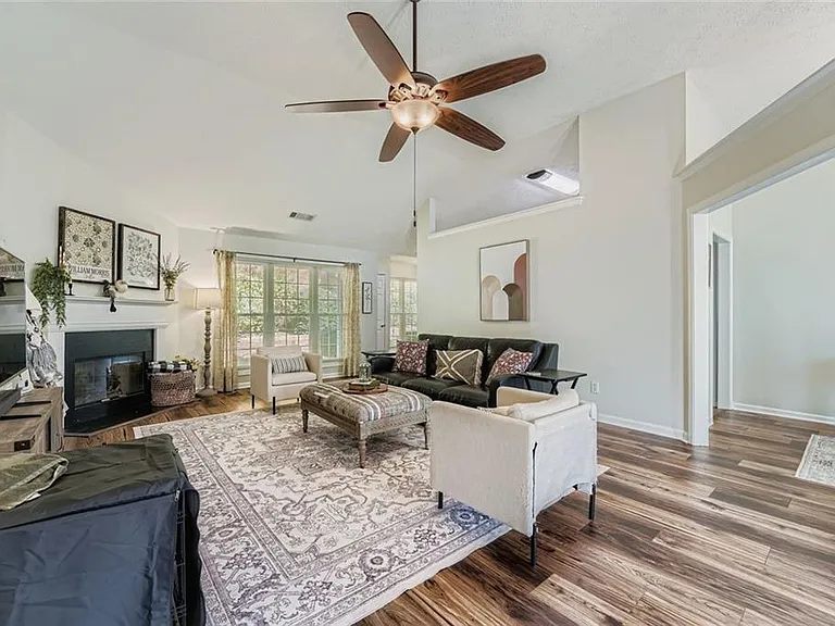 2895 Dogwood Creek Pkwy — Photo 3