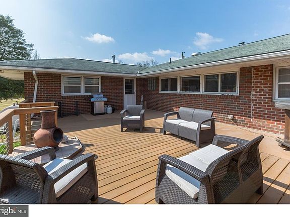 4th image of 32 Laytons Lake Dr