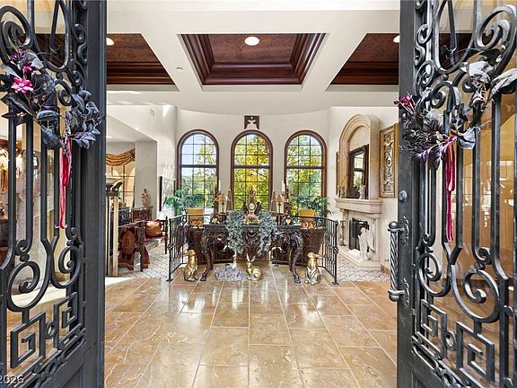 2nd image of 47 Club Vista Dr