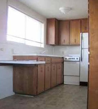 breakfast bar in kitchen