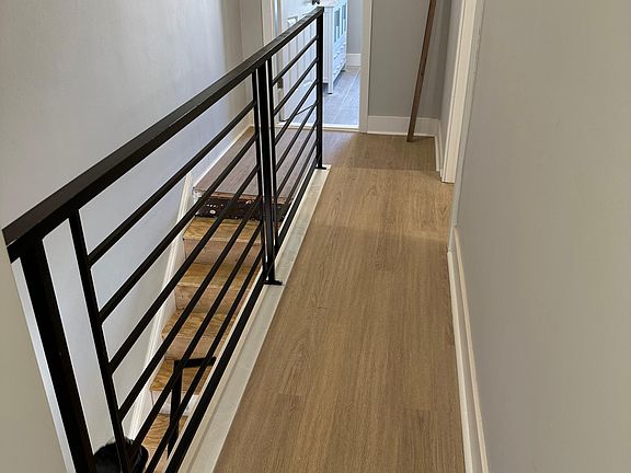3rd image of 2237 Carpenter St