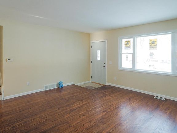 1431 Edington St-104