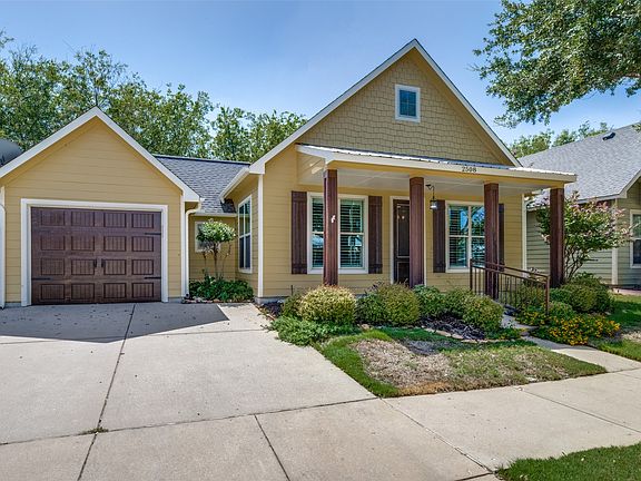 2nd image of 2508 Rugby Ln