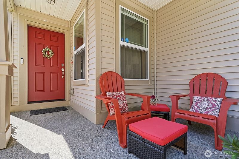 2nd image of 943 Candlestick Lane SW