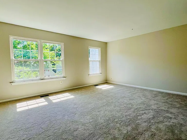 19046 Highstream Dr — Photo 11
