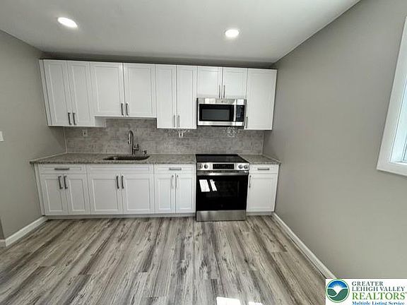 5th image of 2824 Arcadia Ave