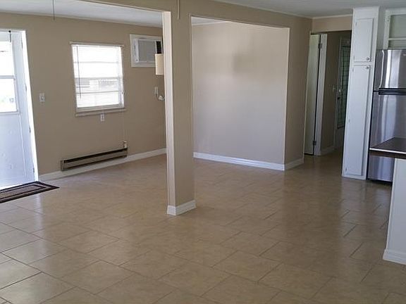 4th image of 108 52nd Avenue Dr W