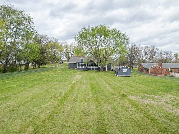 3rd image of 868 Tom Osborne Rd