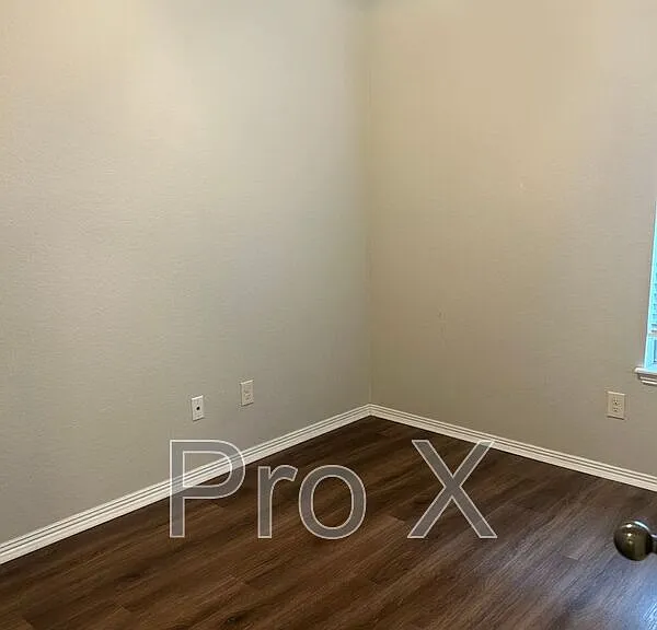 2670 N Valencia Ave #2670 N VALENCIA AVE — Photo 8