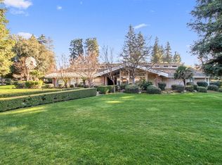 2265 W Robinwood Ln, Fresno, CA