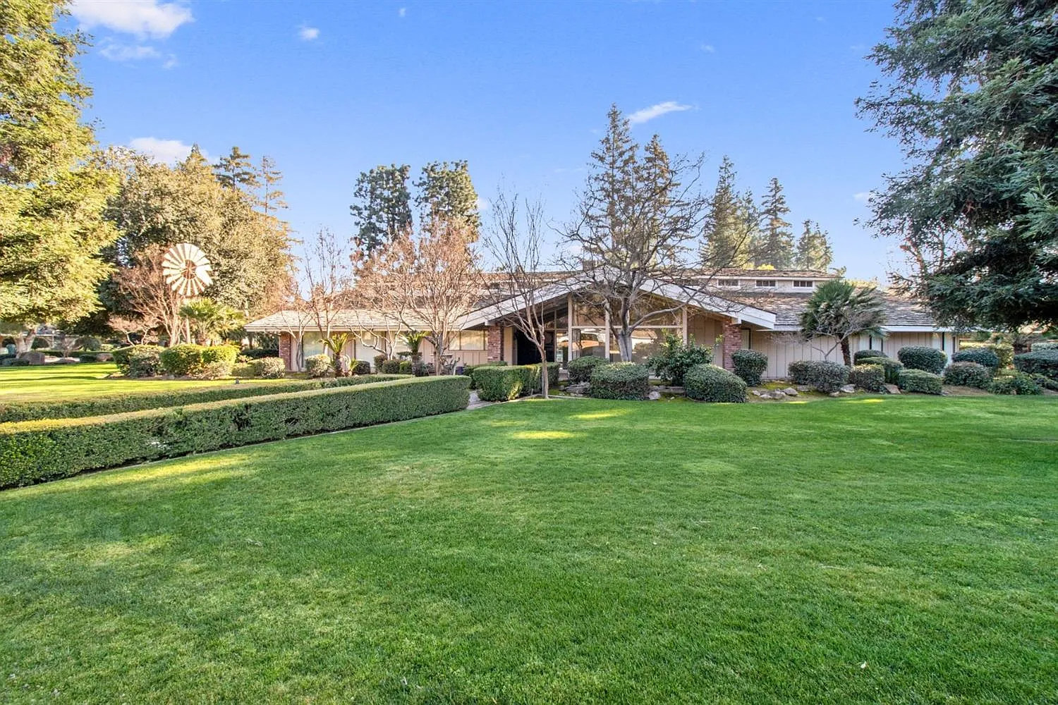 2265 W Robinwood Ln photo 1