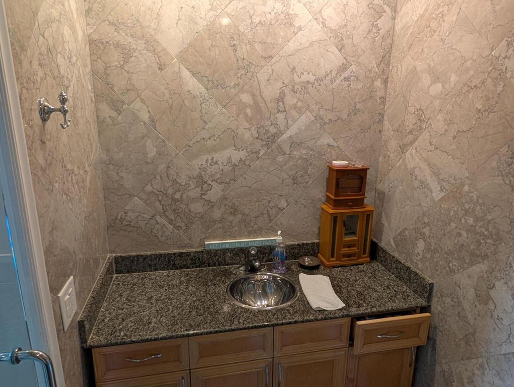 930 SE 9th Avenue #11, photo 4