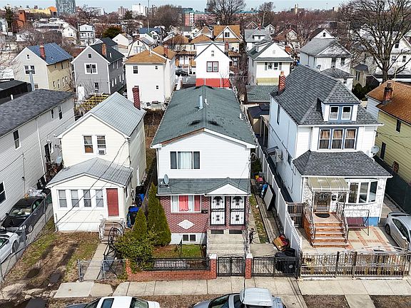 5th image of 16421 109th Drive