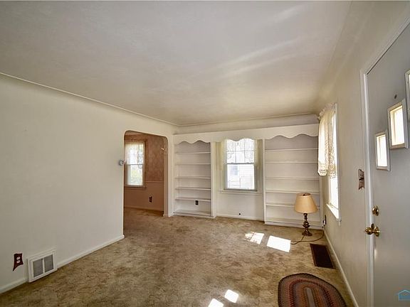 3rd image of 620 Williamsdale Dr