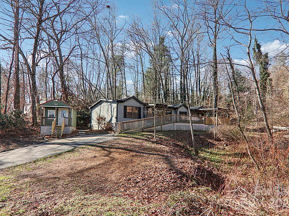3rd image of 53 Woodscape Dr
