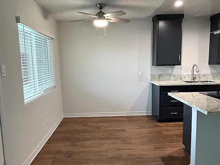 2425 Carson St #22 — Photo 16