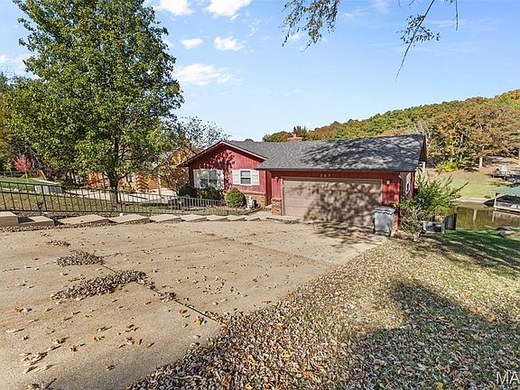 2nd image of 207 Normandie Dr