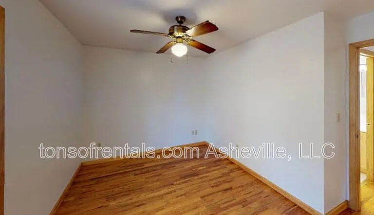203 W Jordan St — Photo 3