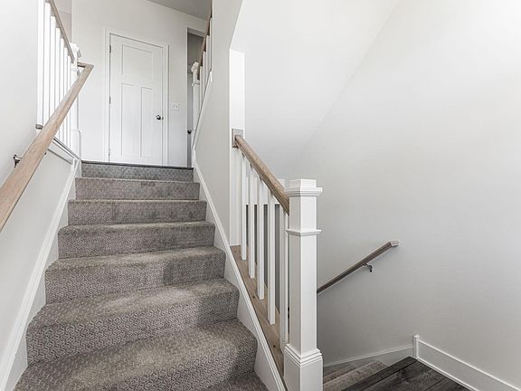 2nd image of 1948 Kingsley Cir