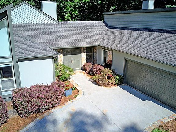 3rd image of 290 Watercress Dr