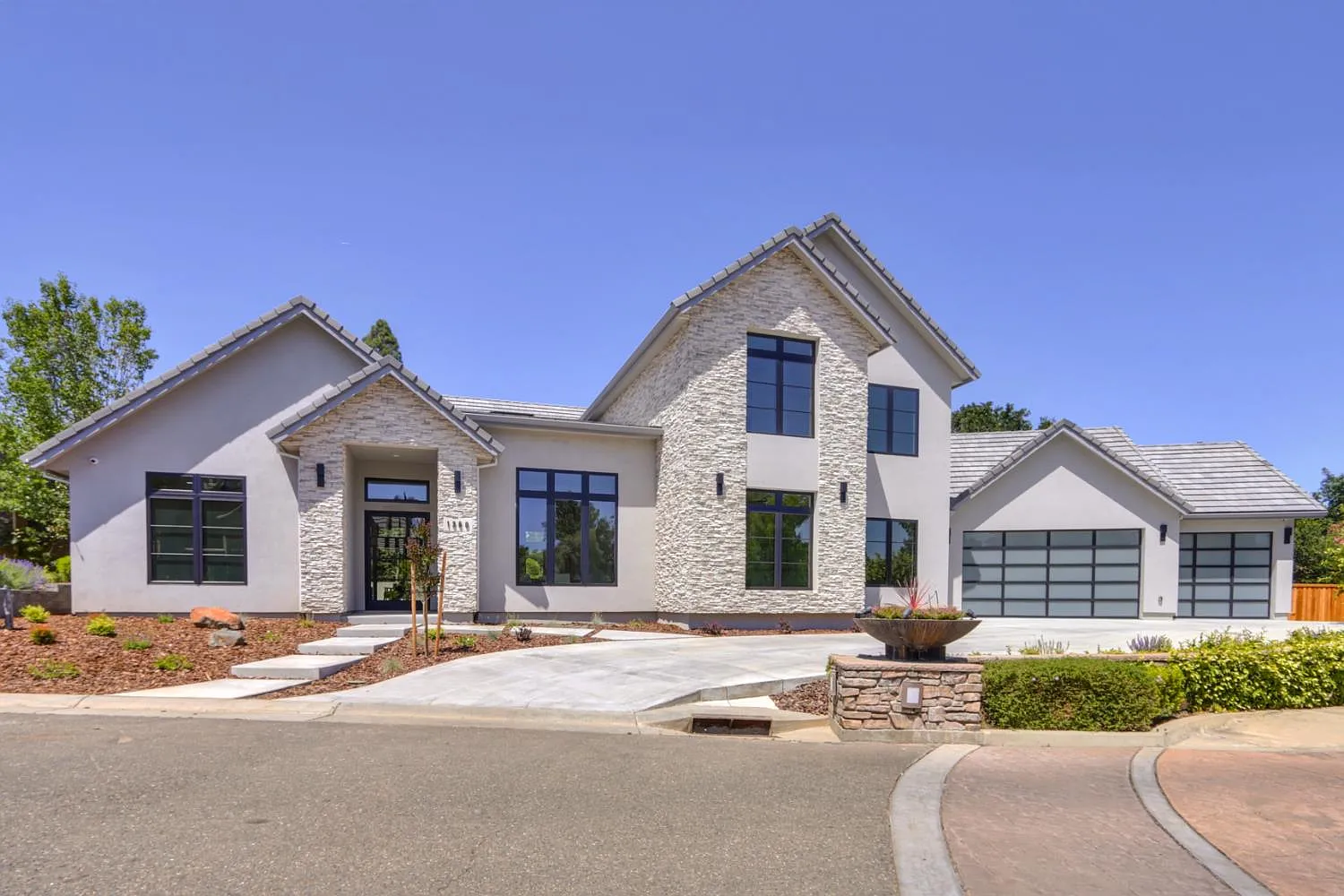 1360 Pars Oak Ln photo 1