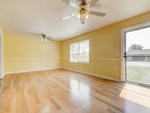 4th image of 250 Sands Dr