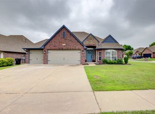1709 E Montgomery St, Broken Arrow, OK 74012