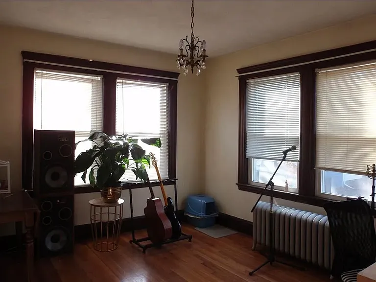 94 Bourne St #1 — Photo 4